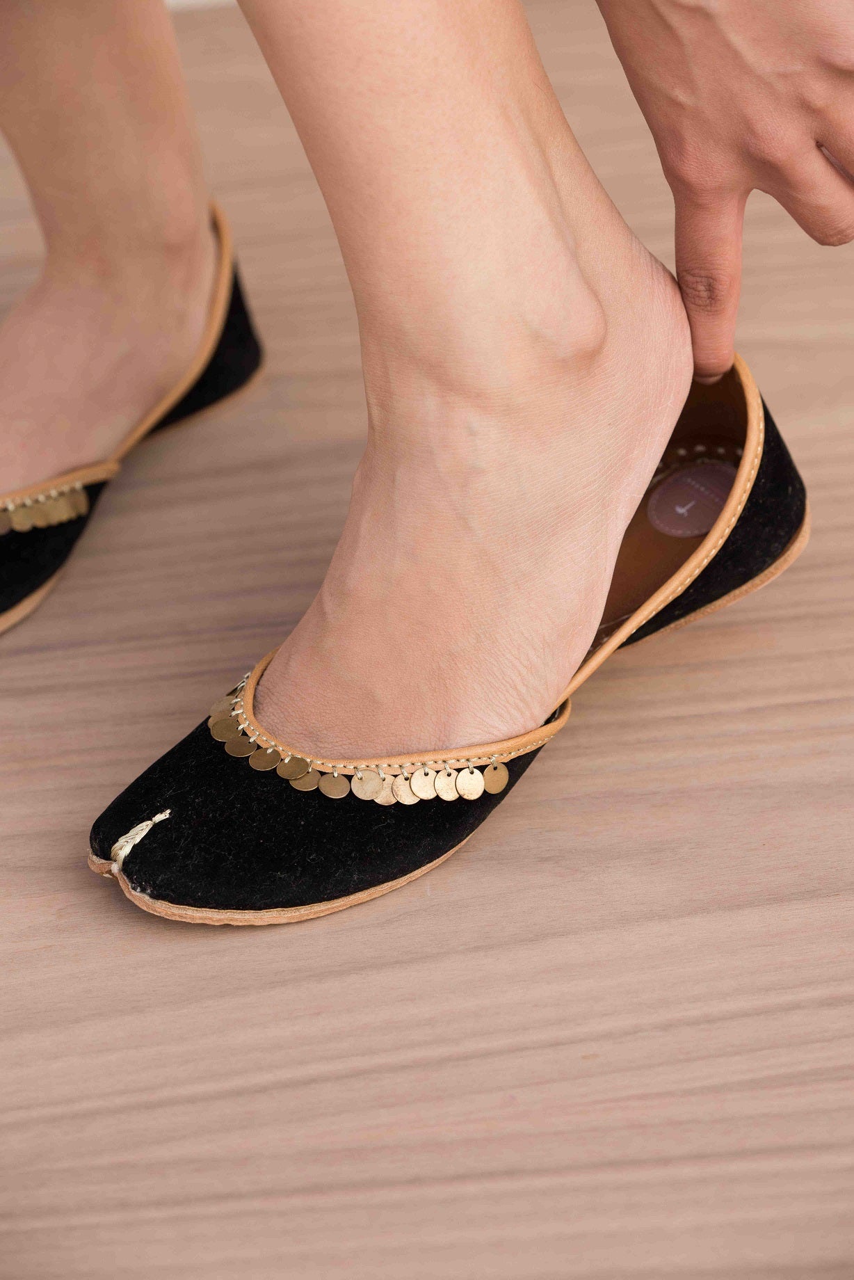 Surma Mojris (Black)