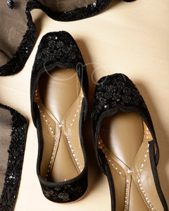 Alila Mojris (Black)